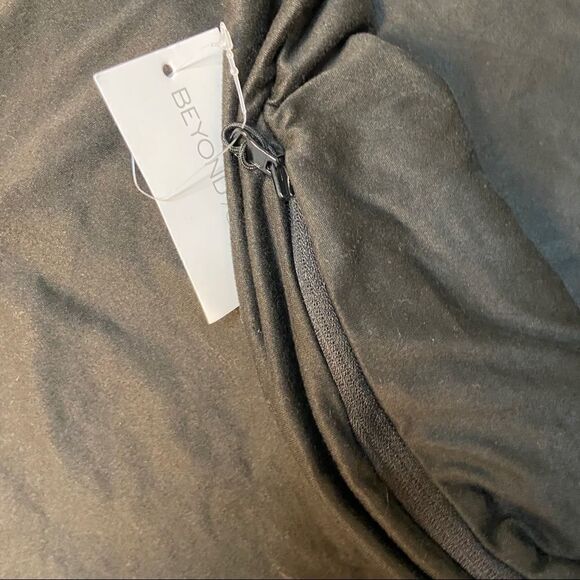 NWT Beyond Yoga Hidden Pocket Infinity Scarf - Picture 6 of 7